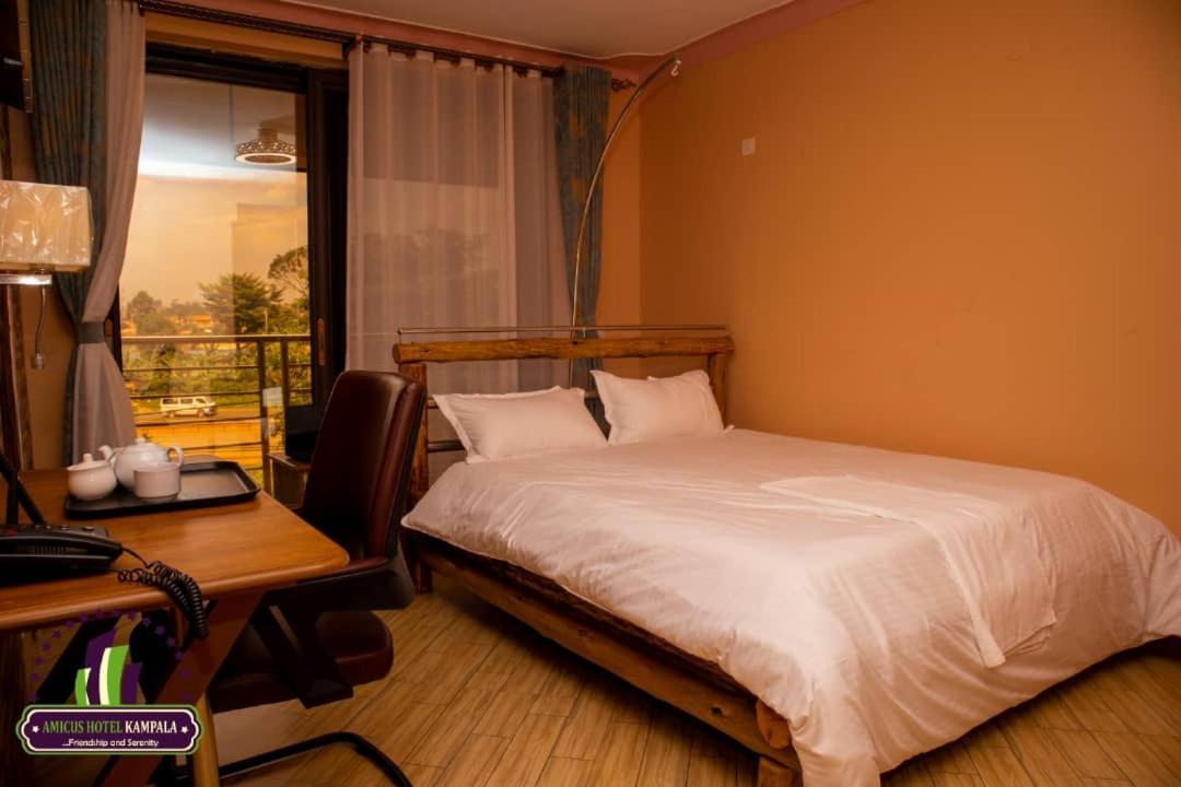 Amicus Hotel Kampala Bweyogerere Экстерьер фото